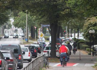 ADFC kritisiert geplanten Fahrradweg am Mundsburger Damm Der geplante Radweg am Mundsburger Damm stößt auf Kritik. Foto: ADFC/Ulf Dietze