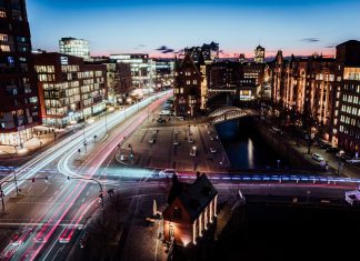 Hamburg soll digitaler werden Hamburg soll durch eine neue Digitalstrategie digitaler werden.