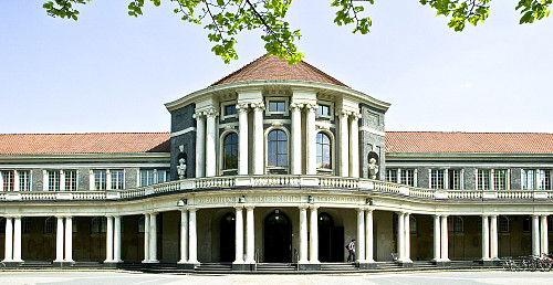 Das Hauptgebäude der Uni Hamburg, einer der sieben staatlichen Hamburger Hochschulen.