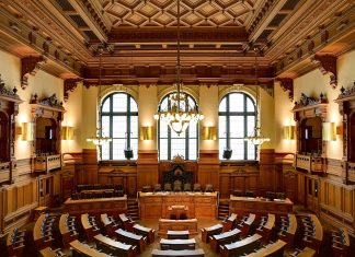 Opposition kritisiert Corona-Maßnahmen in Schulen Im Zentrum der Hamburger Bürgerschaftswahlen: Der Plenarsaal der Hamburgischen Bürgerschaft