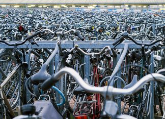 Fahrradparkplatz für den Hauptbahnhof Hamburg Fahrradfahrer können sich bald über neue Stellplätze an Bahnhöfen freuen. Foto: Unsplash