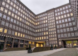 Wo in Hamburg die meisten Denkmäler stehen Der Innenhof des Sprinkenhofs.