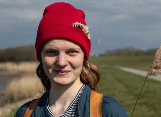 Kinderkriegen während Corona: Alltag einer Hebamme Corona-Alltag: Hebamme Charlotte Rösler