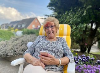 Einsamkeit während Corona: Seniorin geht digital Corona und Einsamkeit: Seniorin Margret Schröder fühlt sich nicht allein.