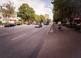 Hamburg braucht die Verkehrswende: Und zwar jetzt! Für Fahrradfahrer ein Albtraum: Die Kieler Straße. Auch hier wird die Verkehrswende benötigt.