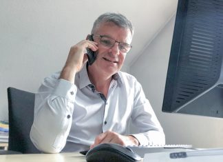 Als Teamplayer ins Homeoffice: Ein Unternehmer in der Corona-Krise Markus Bissinger im Homeoffice am Telefon