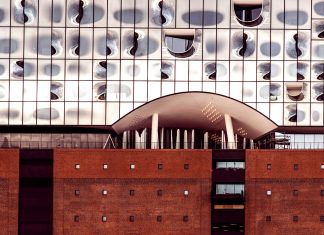 Die Elbphilharmonie öffnet ihre Plaza wieder Elbphilharmonie und ihre Plaza
