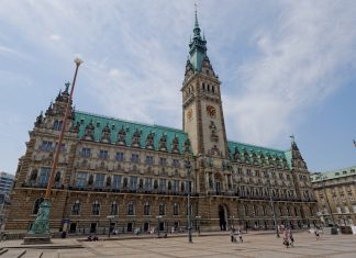 Koalitionsverhandlungen in Hamburg erfolgreich Rathaus Hamburg, Senat