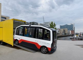 Autonomer Bus fährt wieder durch die HafenCity Autonomer Bus der Hochbahn