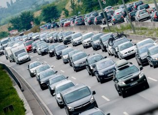 Vollsperrung der A1 am Wochenende Vollsperrung der A1 am ersten Juni Wochenende.