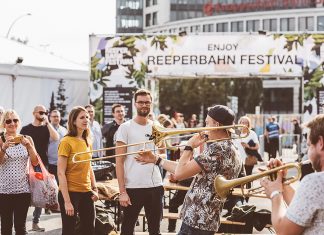 Großveranstaltungsverbot: Reeperbahnfestival soll trotzdem stattfinden Reeperbahn Festival soll trotz Großveranstaltung stattfinden