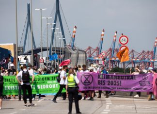 Verkehrsblockade: Extinction Rebellion blockiert Köhlbrand- und Lombardsbrücke Die Umweltgruppe Extinction Rebellion blockierte die Köhlbrandbrücke.