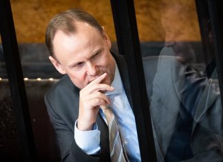 Innensenator Grote entschuldigt sich bei Polizei Grote entschuldigt sich bei Polizei