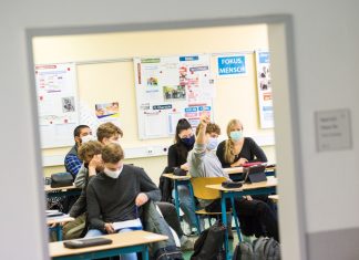 Hamburgs Schulen öffnen mit neuen Corona-Regeln Maskenpflicht in Hamburgs Schulen