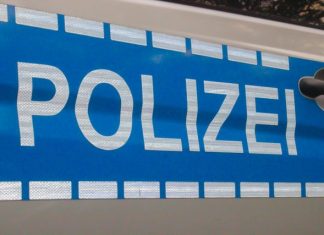 Reichsbürger-Verdacht: Hamburger Polizei entlässt Mitarbeiterin Polizei entlässt Mitarbeiterin weil sie zur Reiuchsbürger-Bewegung gehören soll