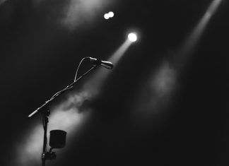 Veranstalter tragen das Eventjahr 2020 in Hamburg zu Grabe Eventverband demonstriert fuer staatliche Hilfen