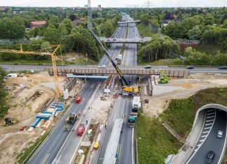 Vollsperrung der A1 am Wochenende Baustelle an der A1. Die Brücken der B5 werden erneuert