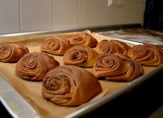 Rühren, ruhen, rollen: Einfaches Rezept für Franzbrötchen Einfaches Franzbrötchen Rezept
