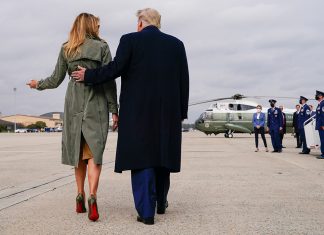 First Lady: Mitgefangen, mitgehangen First Lady Melania und Donald Trump auf dem Flughafen Joint Base Andrews Naval Air Facility, Foto: Evan Vucci/AP/dpa