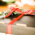 Fünf Dinge, die man diesen Personen besser nicht schenken sollte Geschenk-für-weihnachten-verpackt