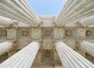 Als der Supreme Court die Wahl entschied Wahlkampf: Der Streit der Präsidentschaftswahl im Jahre 2000 zwischen Al Gore und George W. Bush ging vor den Supreme Court.