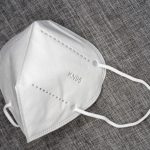 Beschäftigte in Schulen werden mit 350.000 FFP-2-Masken ausgestattet maske-an-schulen-fink-hamburg-unsplash