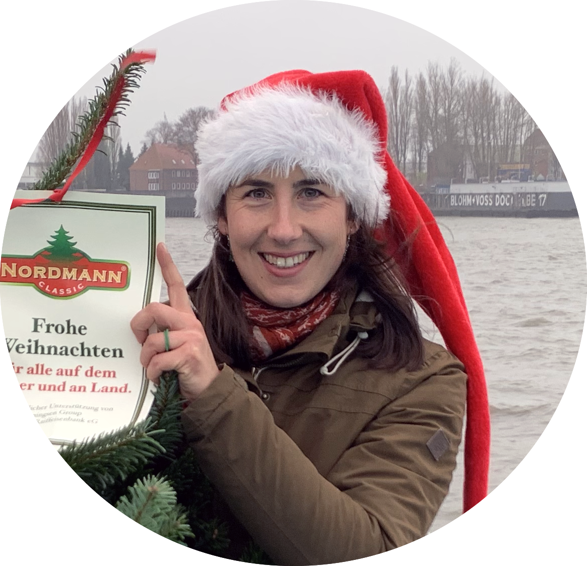 Jürgen Hagenkötter organisiert seit 1997 die Weihnachtsbaumaktion am Hamburger Hafen.
