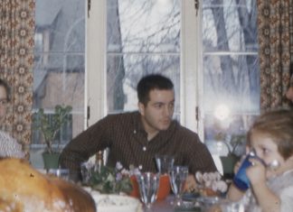 Die Geschichte vom verlorenen Dialekt Die Adventszeit verbringt man im Kreise der Familie.