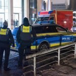 27-Jähriger auf der Flucht, vermutlich bewaffnet Die Hamburger Polizei war am Mittwochabend mit einem Großaufgebot in der Innenstadt. Foto: Daniel Bockwoldt/dpa