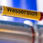 Leitungsnetz für grünen Wasserstoff im Hafen geplant Ein neues Leitungsnetz für Wasserstoff soll bis 2030 den Hamburger Hafen versorgen. Foto: Jens Büttner/dpa