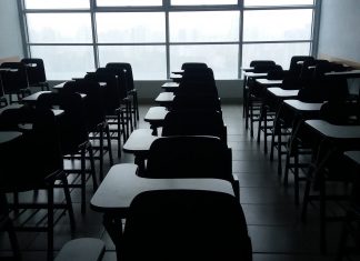 Corona-Einschränkungen: Manche Klausuren werden verschoben Im Januar fallen die Klausuren an Hamburgs Schulen für einige Jahrgänge aus. Bild: Unsplash