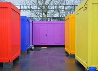 Bunte Container für den Start in ein neues Leben Das Containerprojekt für obdachlose Frauen. Foto: Maja Andresen