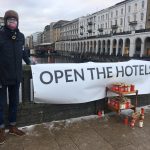 Mahnwache_Öffnet die Hotels für Obdachlose