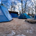 18 Zelte im Außenbereich des “Schrødingers” bieten Obdachlosen Schutz vor der Kälte in Hamburg, Foto: Jonathan Schanz