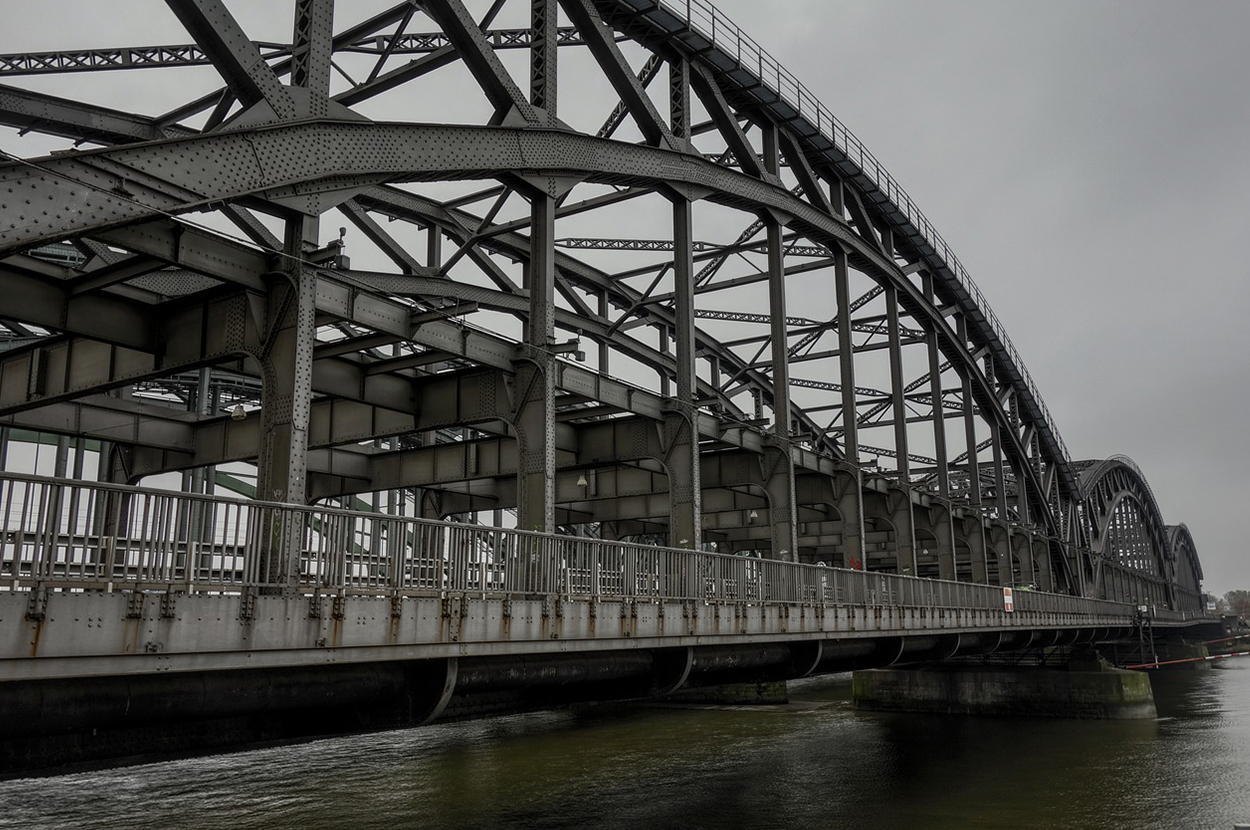 Die Freihafenbrücke wird nach fast 100 Jahren saniert