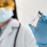 Hunderte versuchen sich bei Impfung vorzudrängeln Manche Hamburger*innen schummeln, um früher eine Impfung zu bekommen. Foto: Freepik