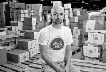 “Auf die kleinen Dinge kommt es an” Ehrenamt: Kai Weise von Hanseatic Help hilft freiwillig Kai Weise Hanseatic Help Geflüchtete Kleiderspenden