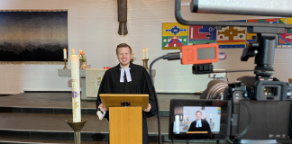 Bloggen und Beten – ein Pastor denkt um Pastor Jonas Goebel, junger Pastor, moderne Kirche, Gottesdienst digital, Hamburg, Lohbrügge, Bergedorf, Predigt Ebay