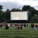 Integratives Open-Air-Kino im Eimsbüttler Stadtpark. Foto: filmRaum