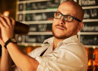 Hamburger Bars erwachen wieder zum Leben