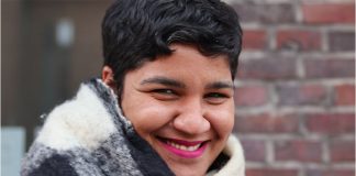 Fair Fashion statt Bussi, Bussi SuzanneDarouiche vor dem Eingang zum Atelier von Vagabunt.