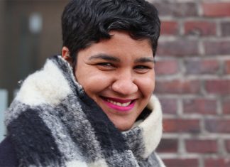 Fair Fashion statt Bussi, Bussi SuzanneDarouiche vor dem Eingang zum Atelier von Vagabunt.