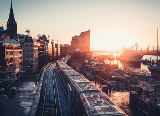 Hamburgs Wirtschaft über dem Bundesdurchschnitt Hamburgs Wirtschaft erholt sich besser als andere Bundesländer von der Corona-Krise.