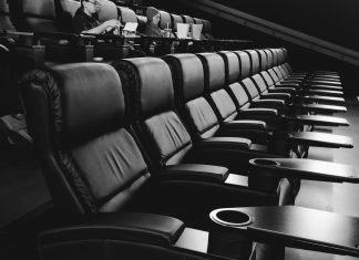 Die Leinwände leuchten wieder Kino, Corona