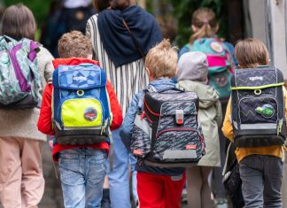 HVV-Ticket für Hamburgs Schulkinder wird günstiger HVV-Ticket für Schüler:innen wird günstiger
