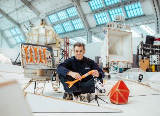 #seeforfree – kostenloser Eintritt in Hamburger Museen Tom Sachs in der Ausstellung SPACE PROGRAM: RARE EARTHS in den Deichtorhallen Hamburg