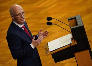 Epidemische Lage soll enden – Tschentscher für Übergangslösung Peter Tschentscher ist für eine einmonatige Verlängerung der epidemischen Lage. Foto: Marcus Brandt/dpa