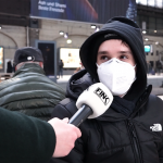 3G in Bus und Bahn: Das denken die Hamburger:innen 3G Hamburg: Fahrgast Philipp Haug spricht über Corona-Regeln im ÖPNV. Der Hamburger HVV verlangt für Verstöße 80 Euro Vertragsstrafe.