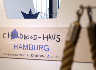 Sicherer Hafen: Kompetenzzentrum für Kinderschutz in Hamburg eröffnet Eingangsbereich Childhood-Haus Hamburg