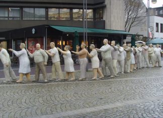 7 Tipps für die Impfwarteschlange Lange Wartzeiten beim Impftermin einplanen